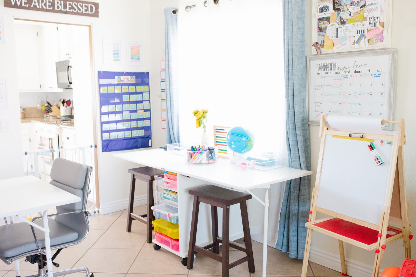 Homeschool room tour is ready! All the details to help you set up your own homeschooling area! Parents are getting ready to start their first year of homeschooling or distance learning. Check out our homeschool room design for this school year. #Homeschool #homeschooling #homeschoolroom #schoolroom #homeschoolroomtour #homeschoolroomideas #homeschoolideas #homedesign #homedecor
